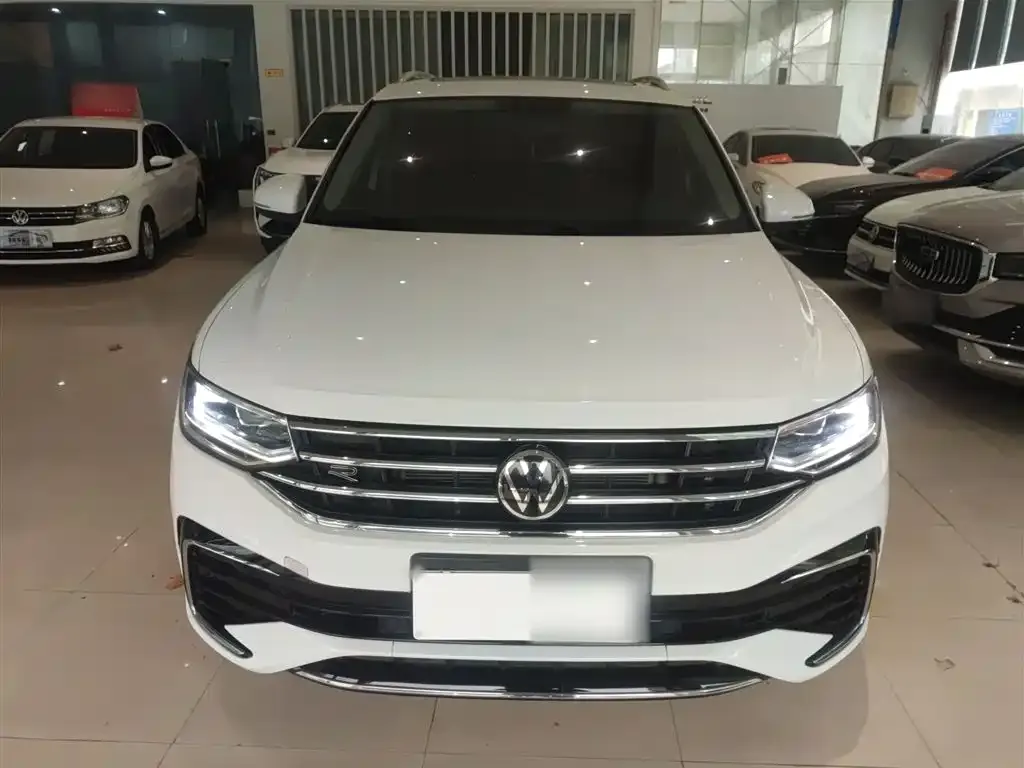 Volkswagen Tiguan L — фото 3