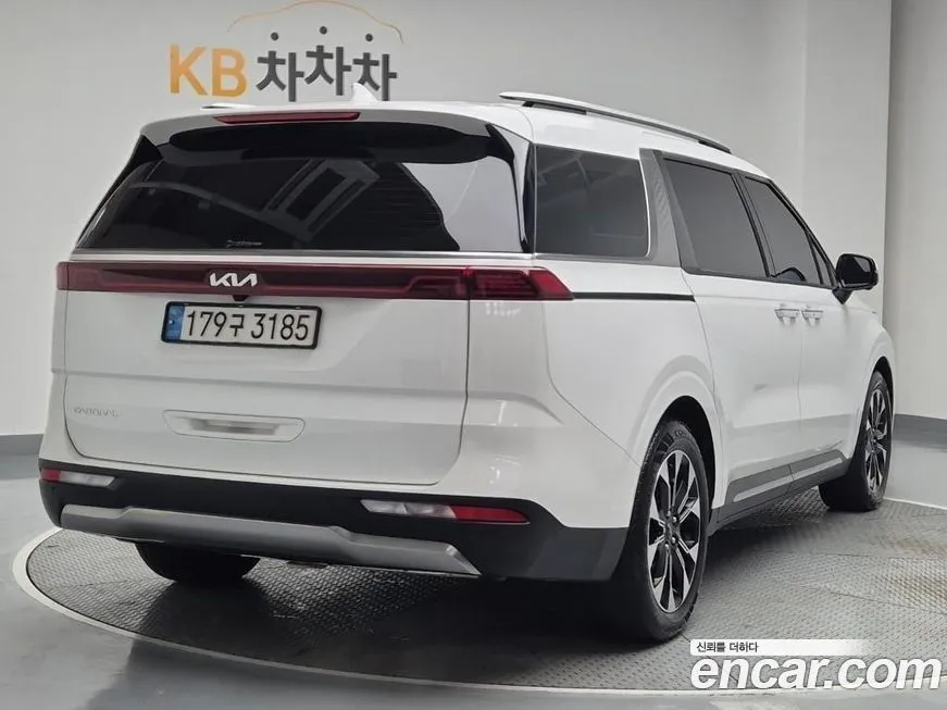 Kia Carnival — фото 4