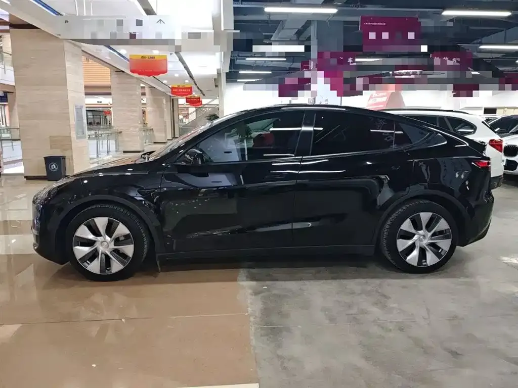 Tesla Model Y — фото 5