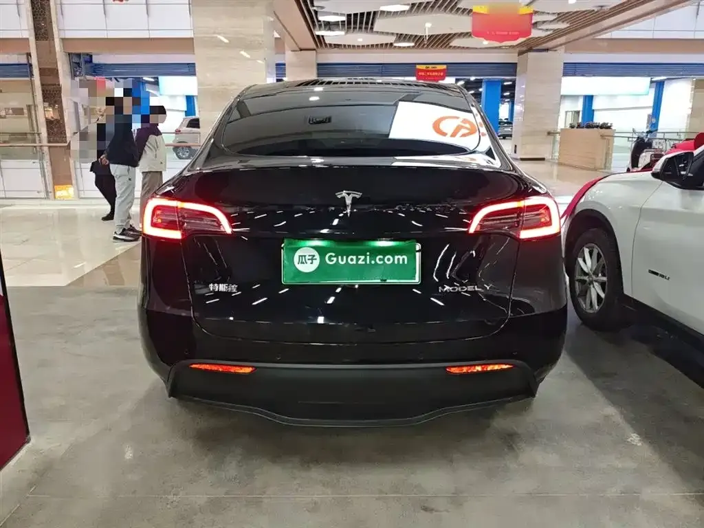 Tesla Model Y — фото 6