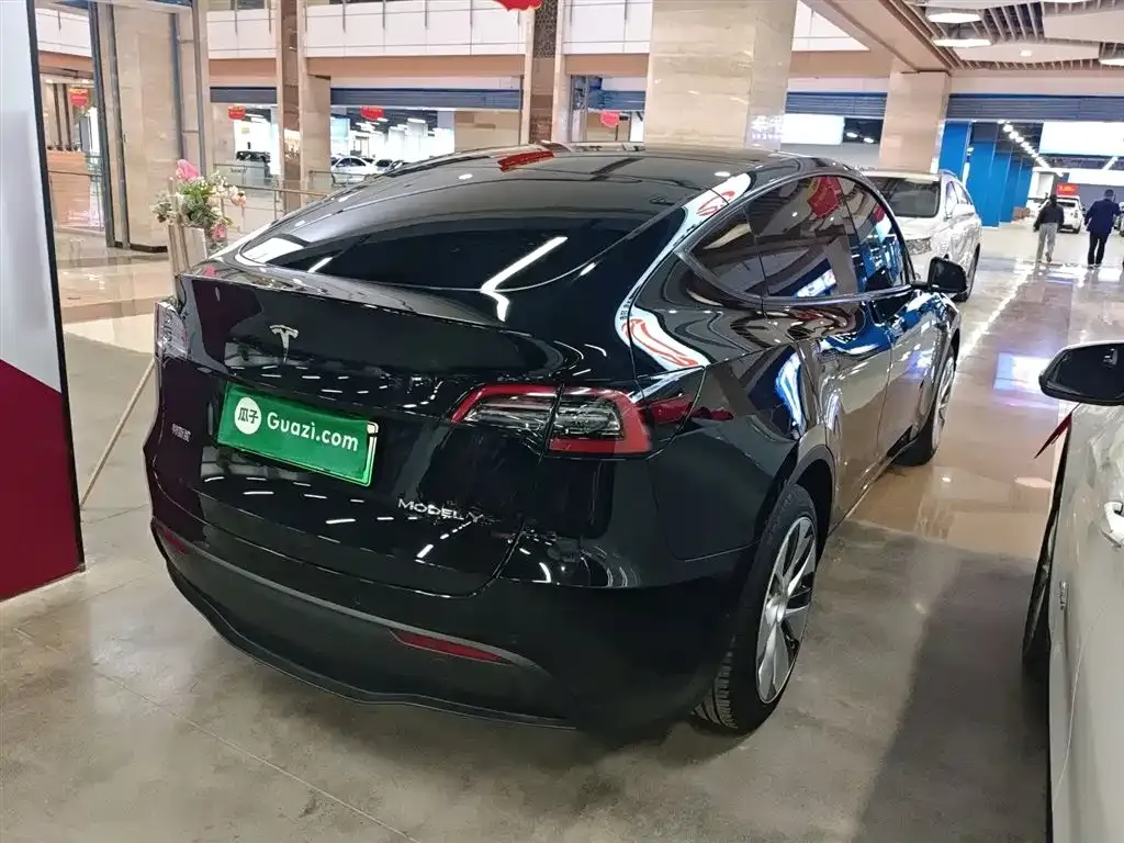 Tesla Model Y — фото 7