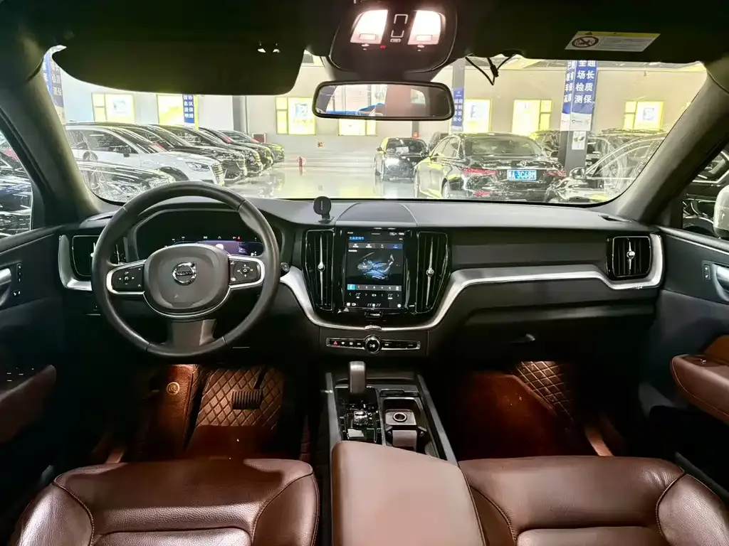 Volvo XC60 — фото 4