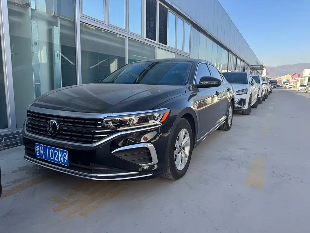 Volkswagen Passat — фото 1