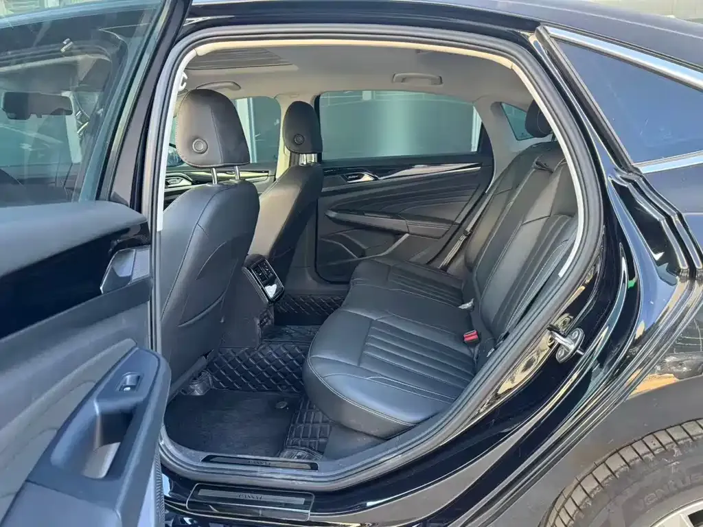 Volkswagen Passat — фото 7