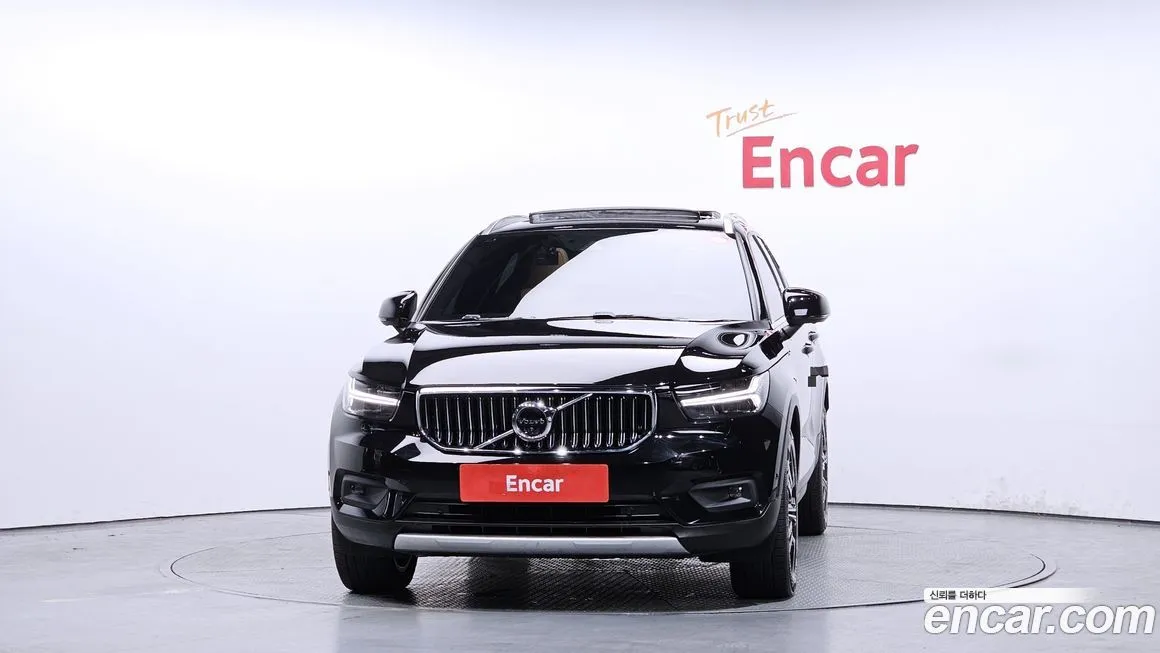 Volvo XC40 — фото 3