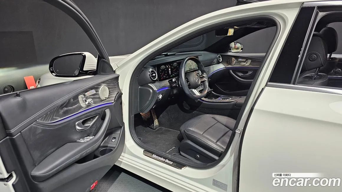 Mercedes-Benz E-Class — фото 10