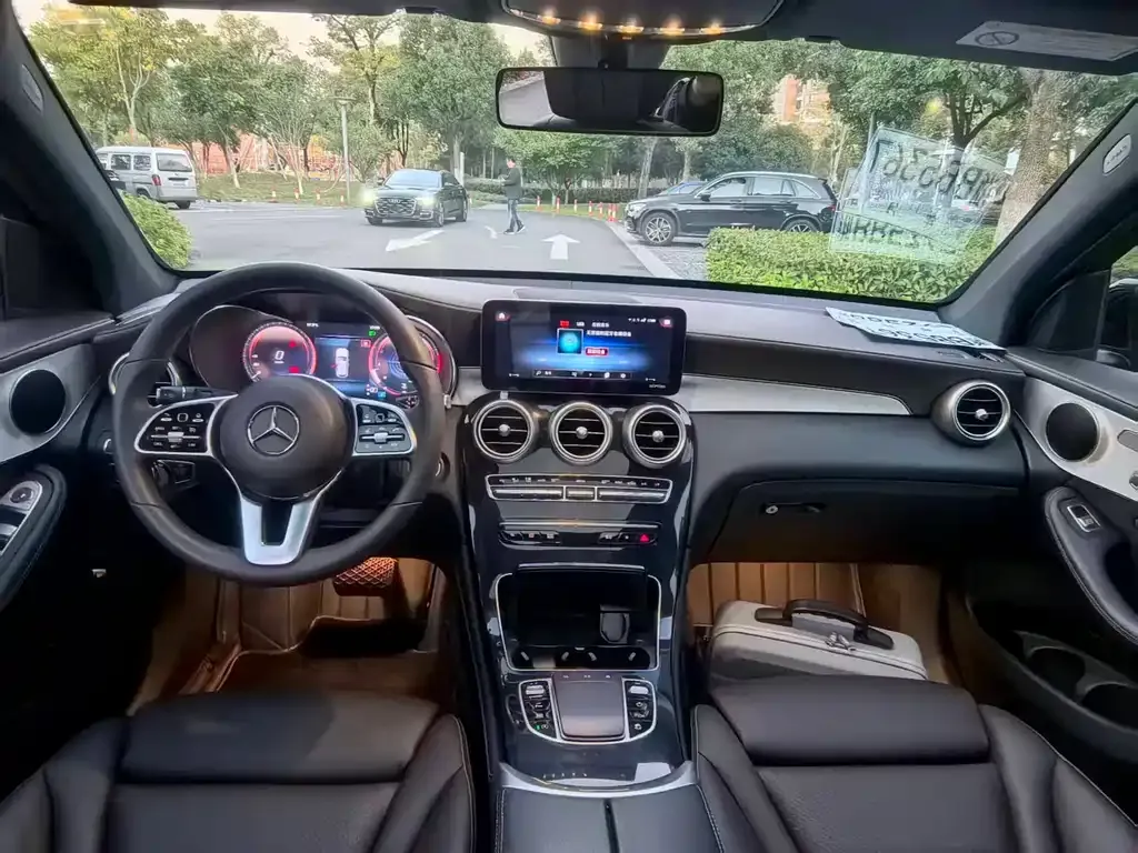 Mercedes-Benz GLC — фото 10