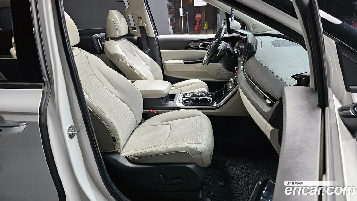 Kia Carnival — фото 10