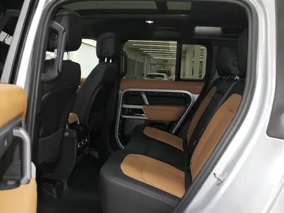 Land Rover Defender — фото 8