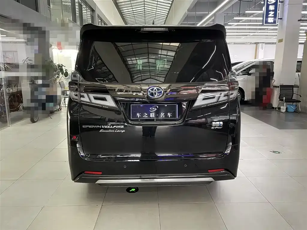 Toyota Vellfire — фото 5