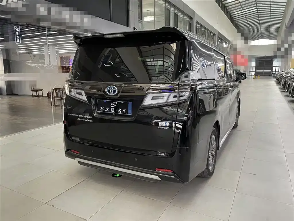 Toyota Vellfire — фото 6