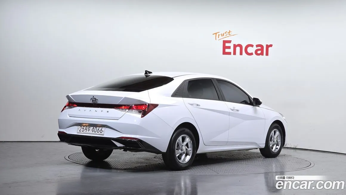 Hyundai AVANTE — фото 2