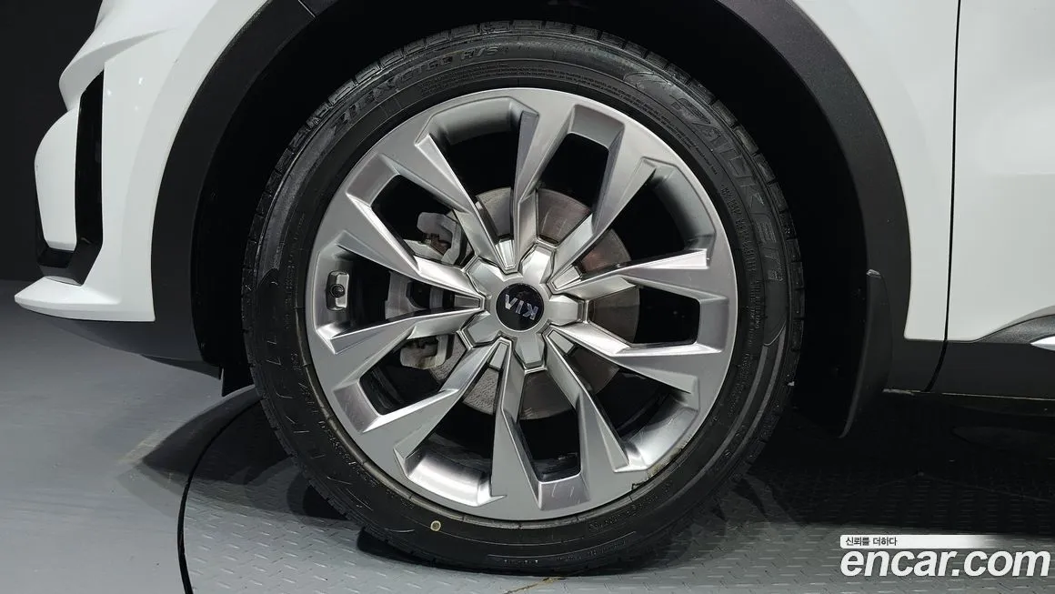 Kia Sorento — фото 5
