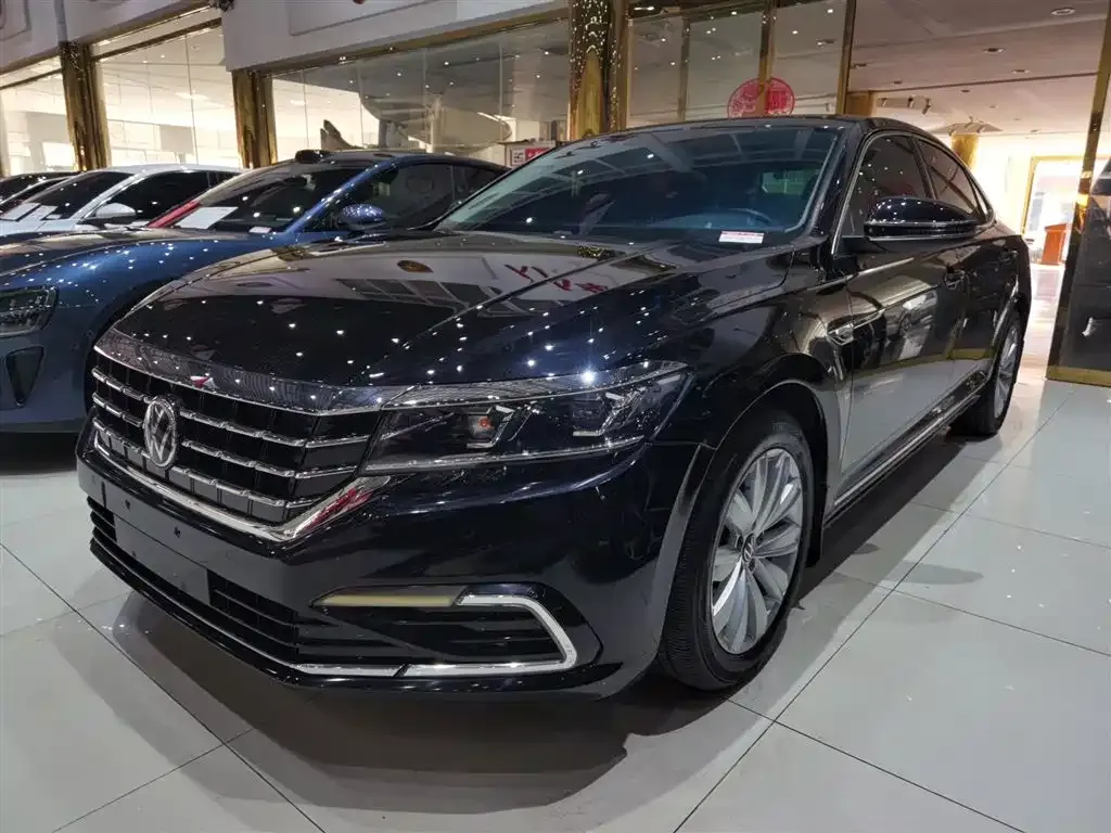 Volkswagen Passat — фото 1