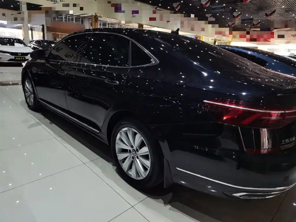 Volkswagen Passat — фото 5