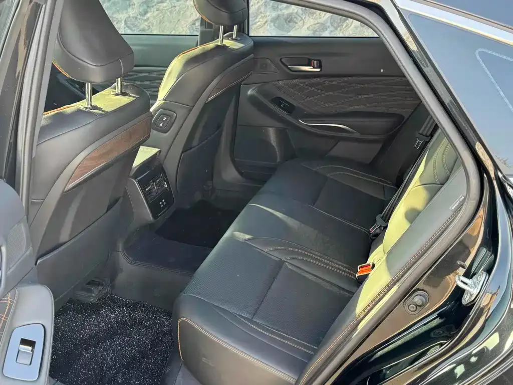 Toyota Avalon — фото 10