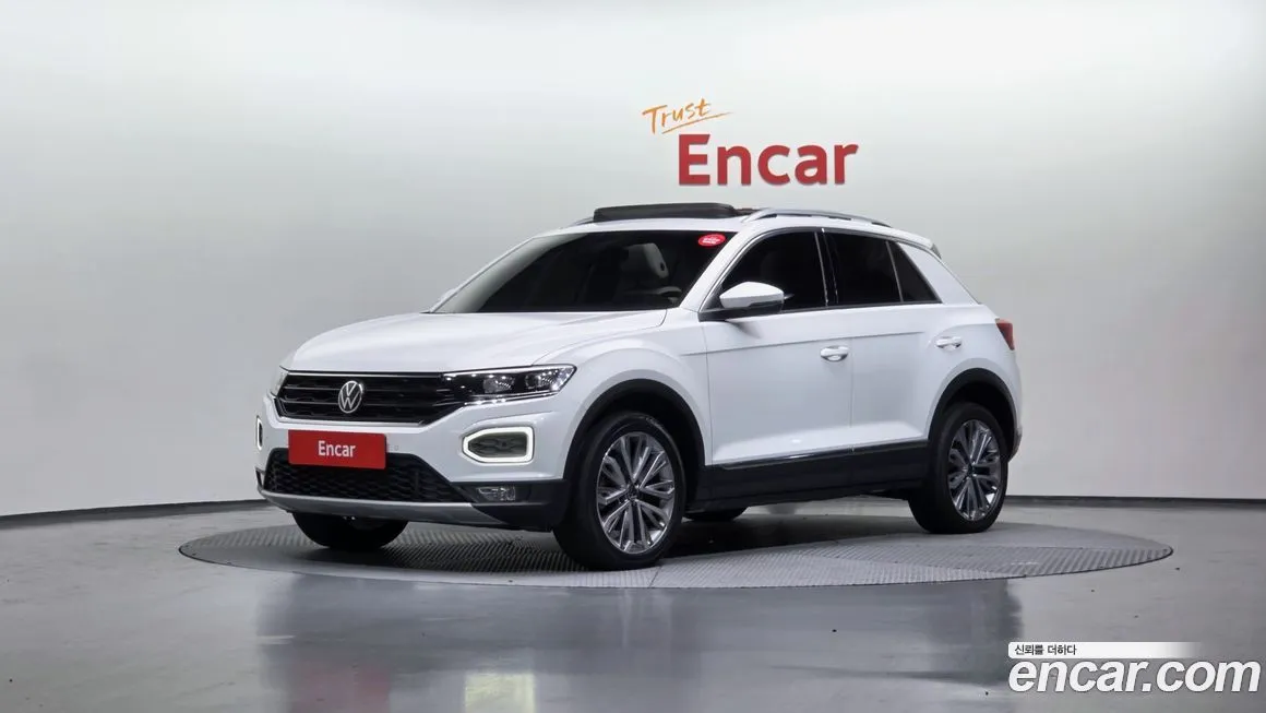 Volkswagen T-Roc — фото 1