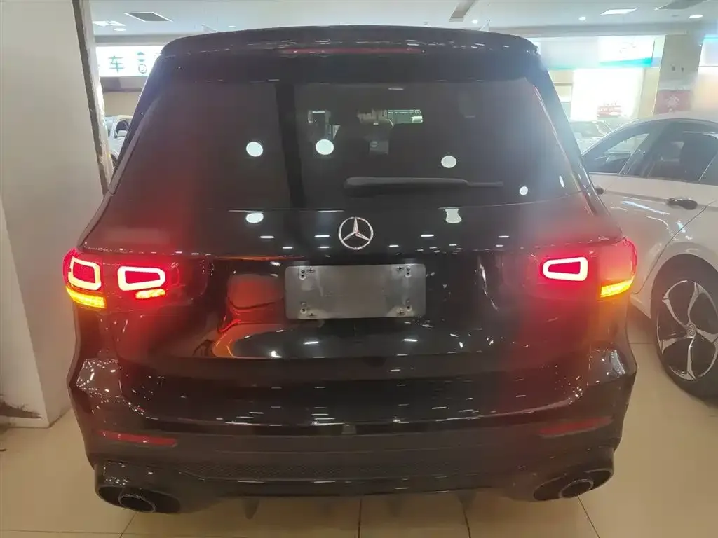 Mercedes-Benz GLB AMG — фото 6
