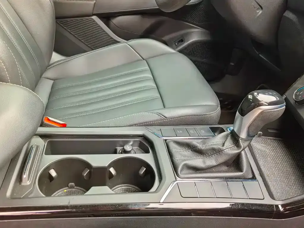 Volkswagen Passat — фото 4