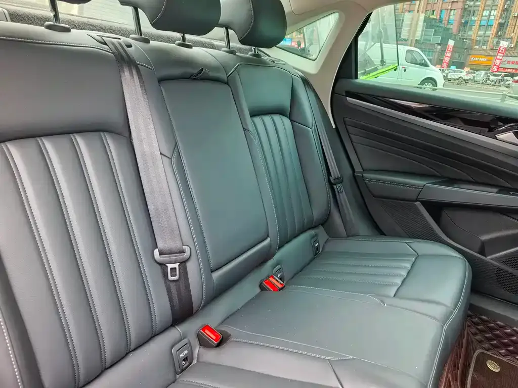 Volkswagen Passat — фото 6