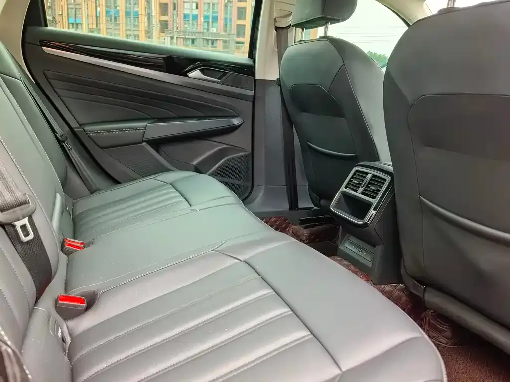 Volkswagen Passat — фото 9