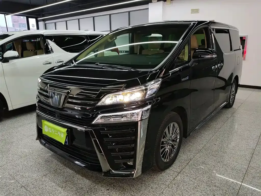 Toyota Vellfire — фото 2