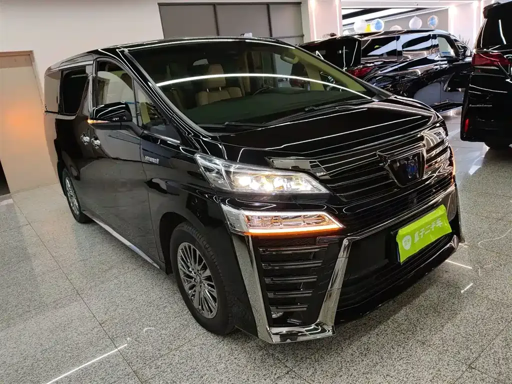 Toyota Vellfire — фото 4
