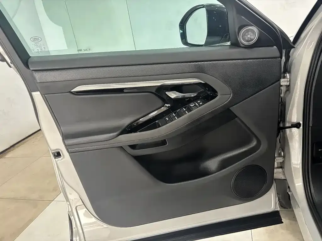 Land Rover Evoque — фото 10