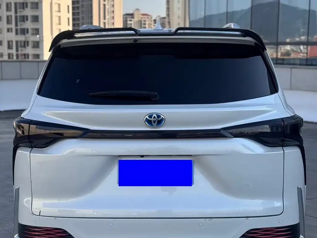 Toyota Sienna — фото 8