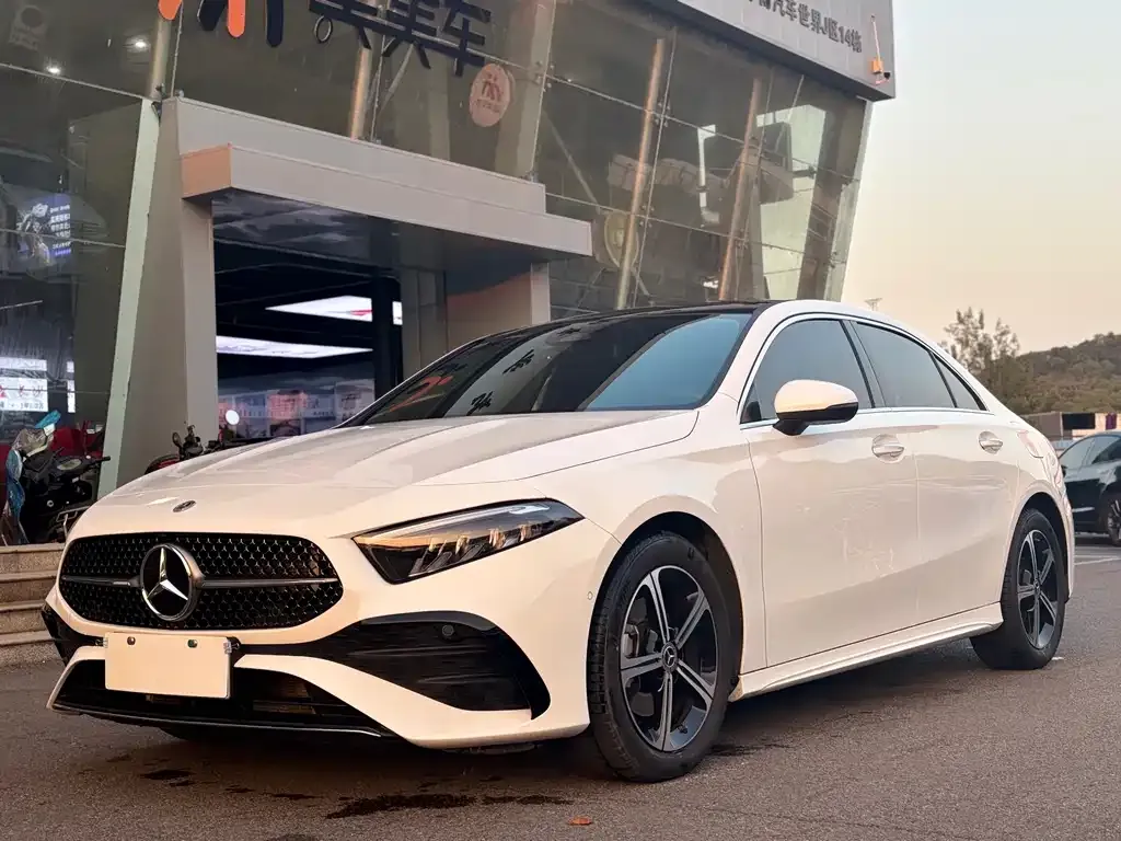 Mercedes-Benz A-Class — фото 1