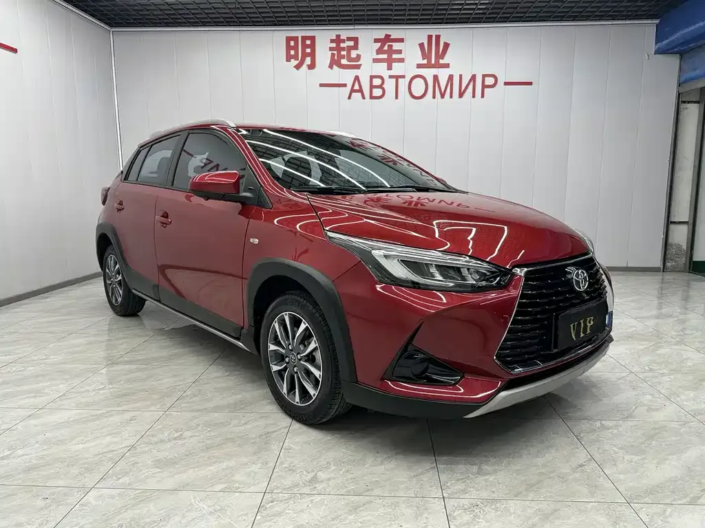 Toyota Yaris L — фото 2