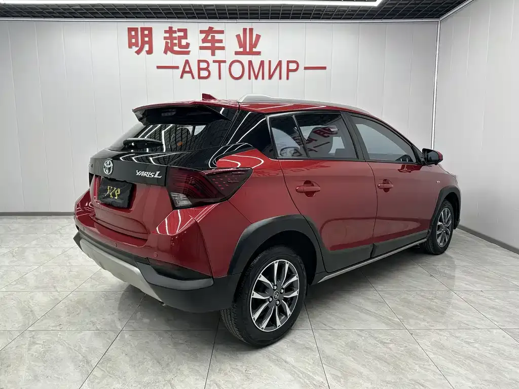 Toyota Yaris L — фото 7