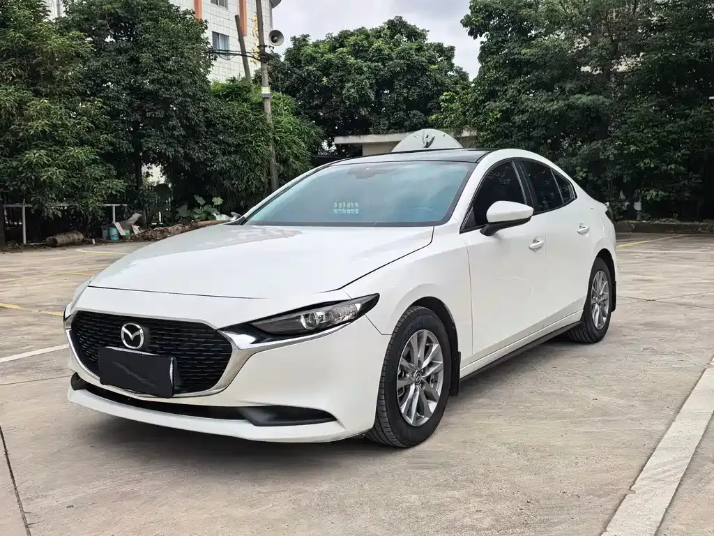 Mazda 3 Axela — фото 1