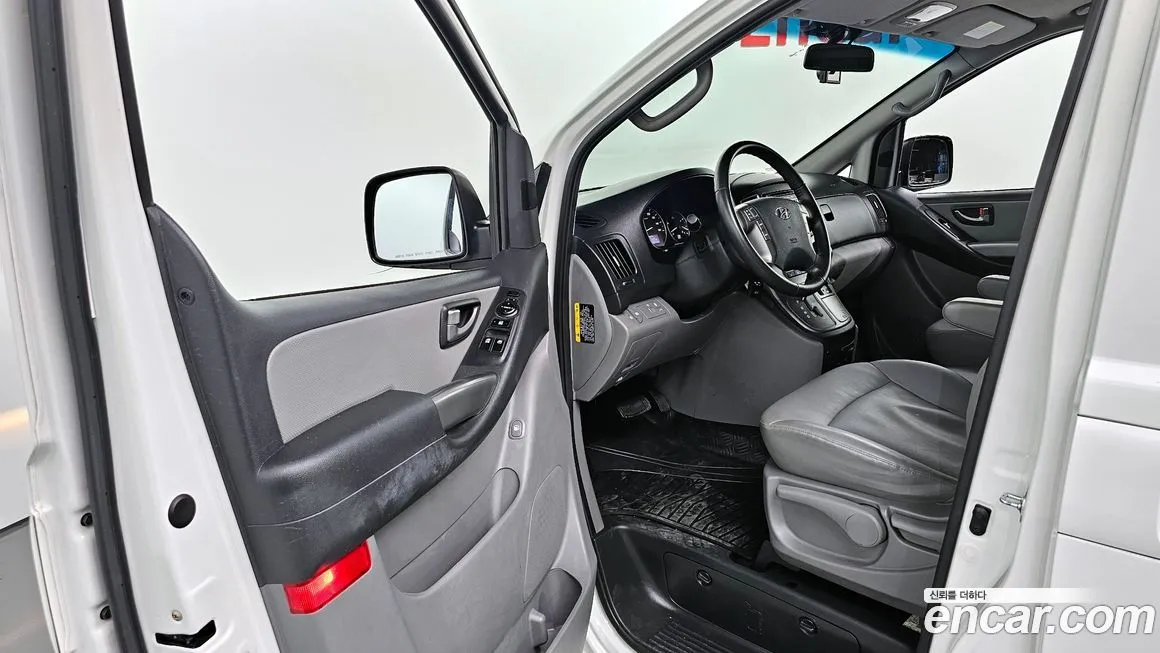 Hyundai Starex — фото 10