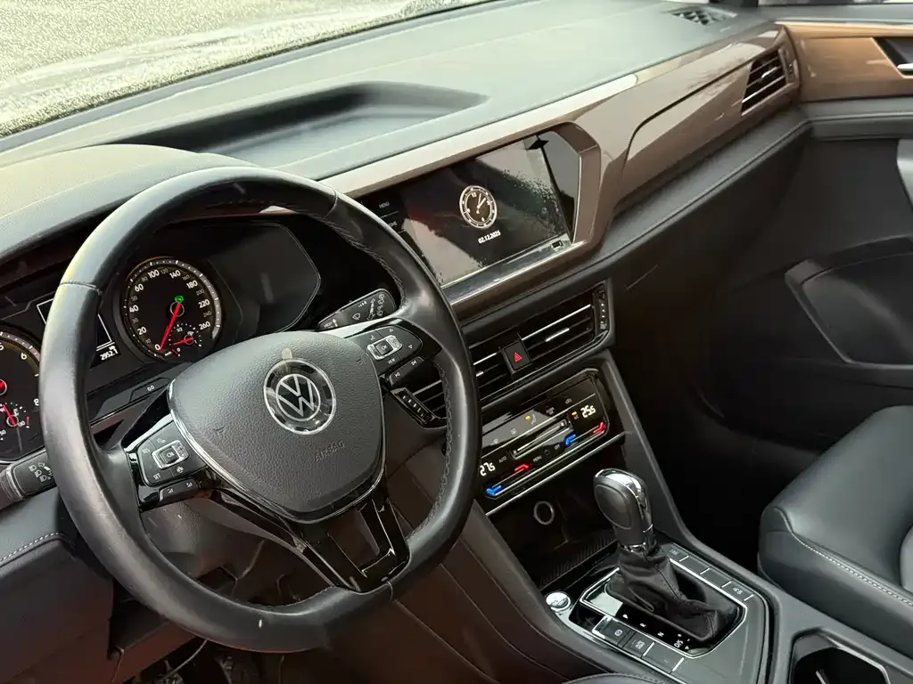 Volkswagen Tharu — фото 9