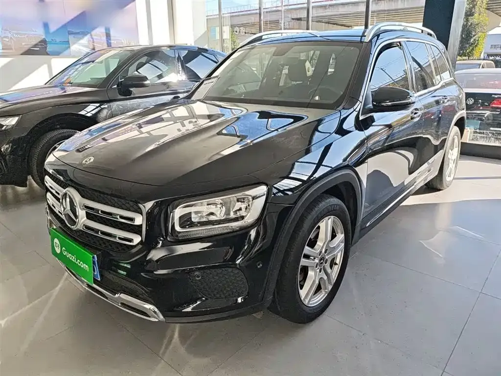 Mercedes-Benz GLB — фото 1