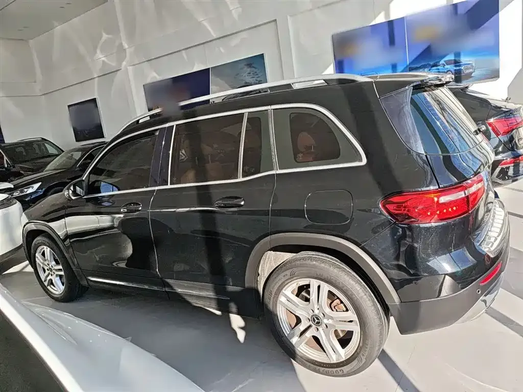 Mercedes-Benz GLB — фото 5