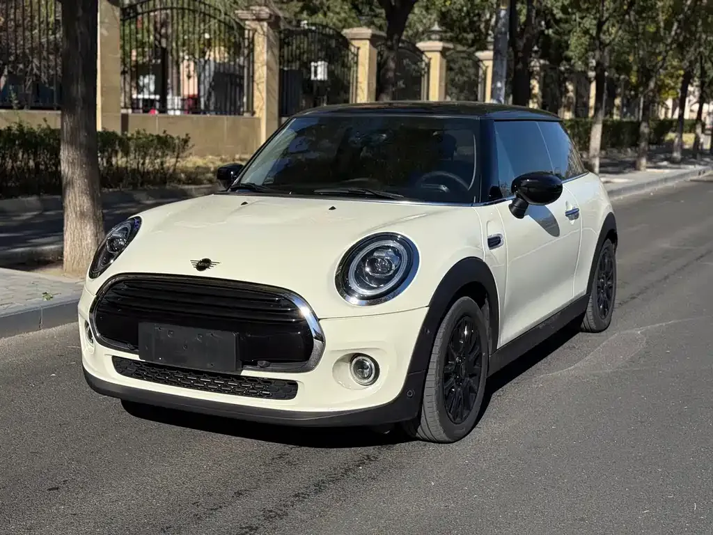 MINI Cooper (3-door) — фото 1