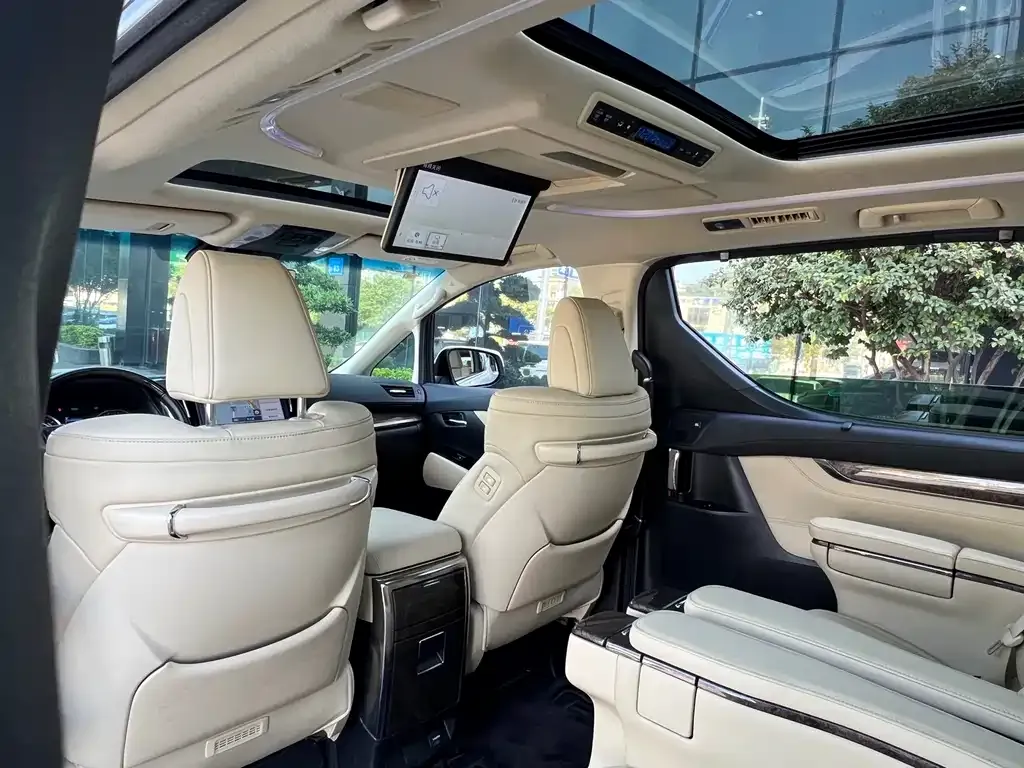 Toyota Vellfire — фото 5