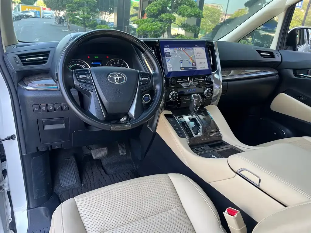 Toyota Vellfire — фото 7