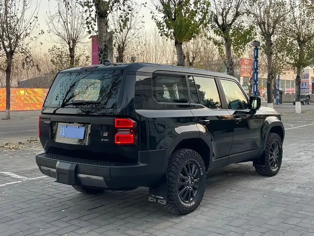 Toyota Prado — фото 4