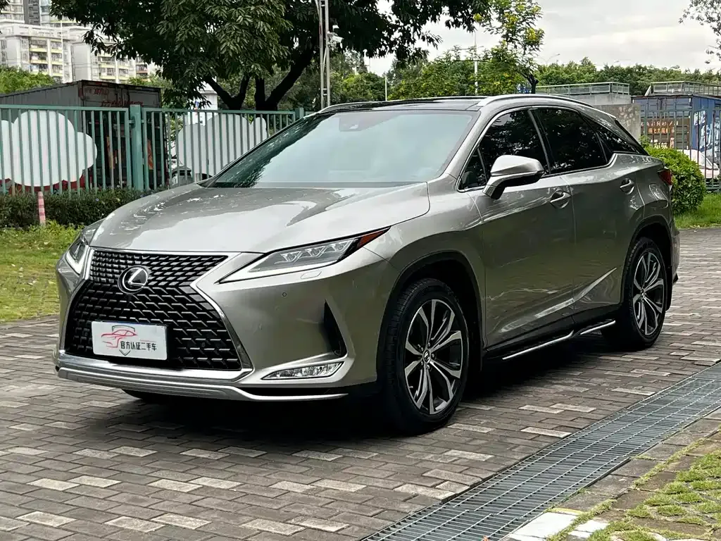 Lexus RX — фото 1
