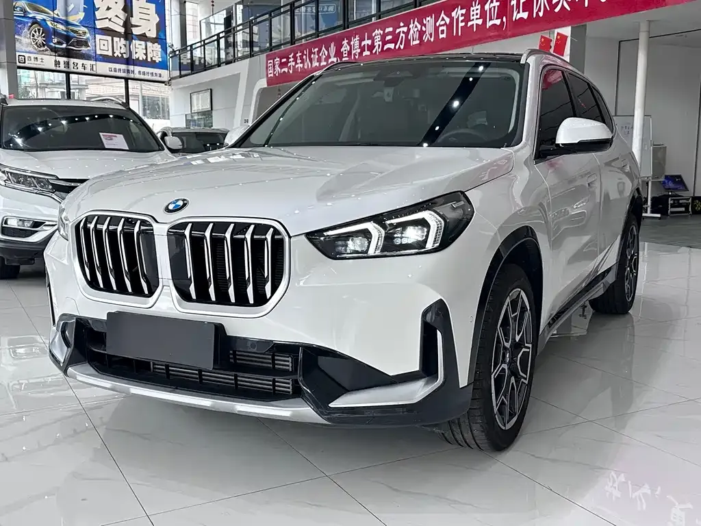 BMW X1 — фото 1