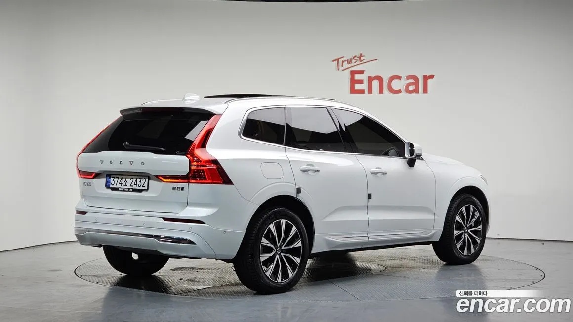 Volvo XC60 — фото 2