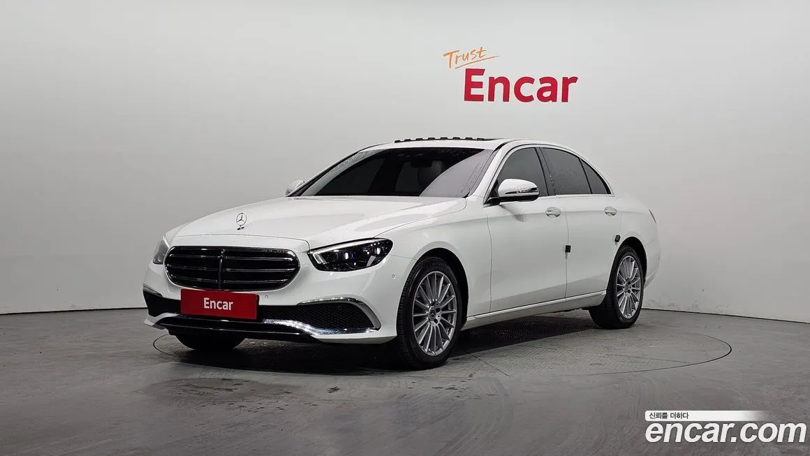 Mercedes-Benz E-Class — фото 1