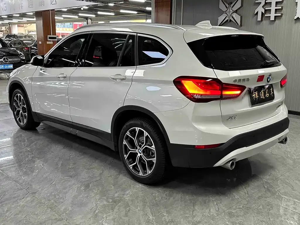 BMW X1 — фото 10