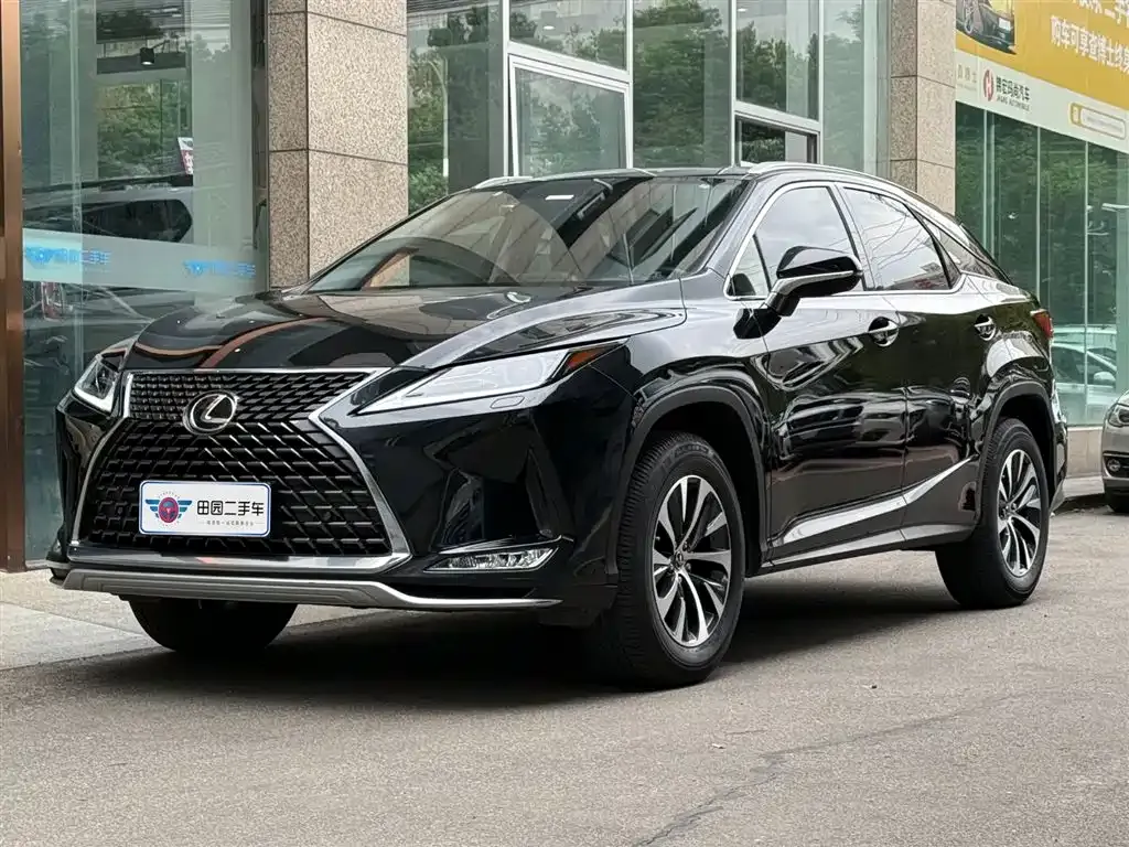 Lexus RX — фото 1