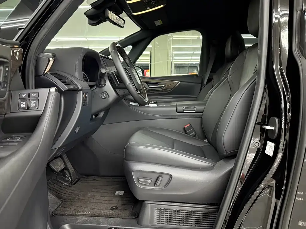 Toyota Alphard — фото 5