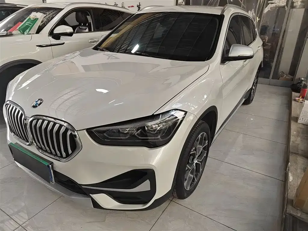 BMW X1 — фото 1
