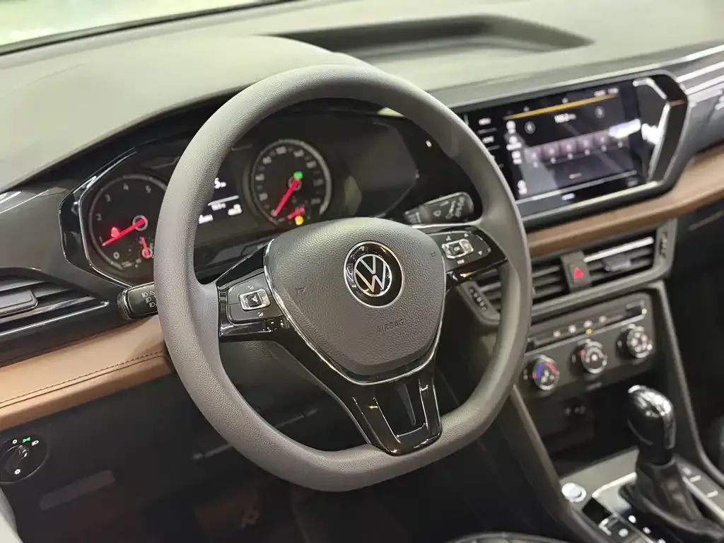 Volkswagen Tharu — фото 7